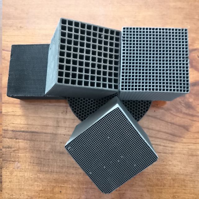 蜂窩活性炭用途
